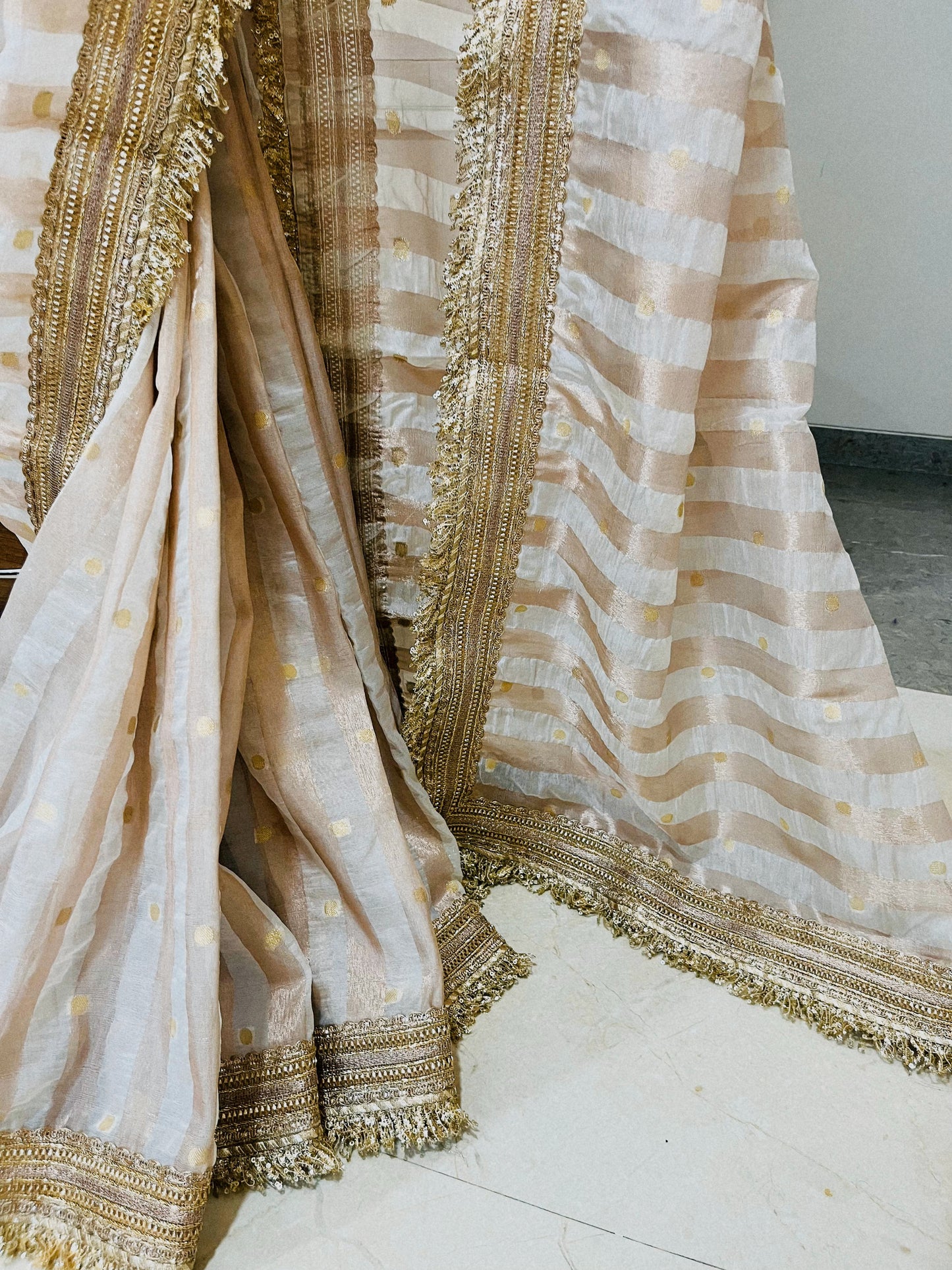 Palki - The striped Ivory Tissue