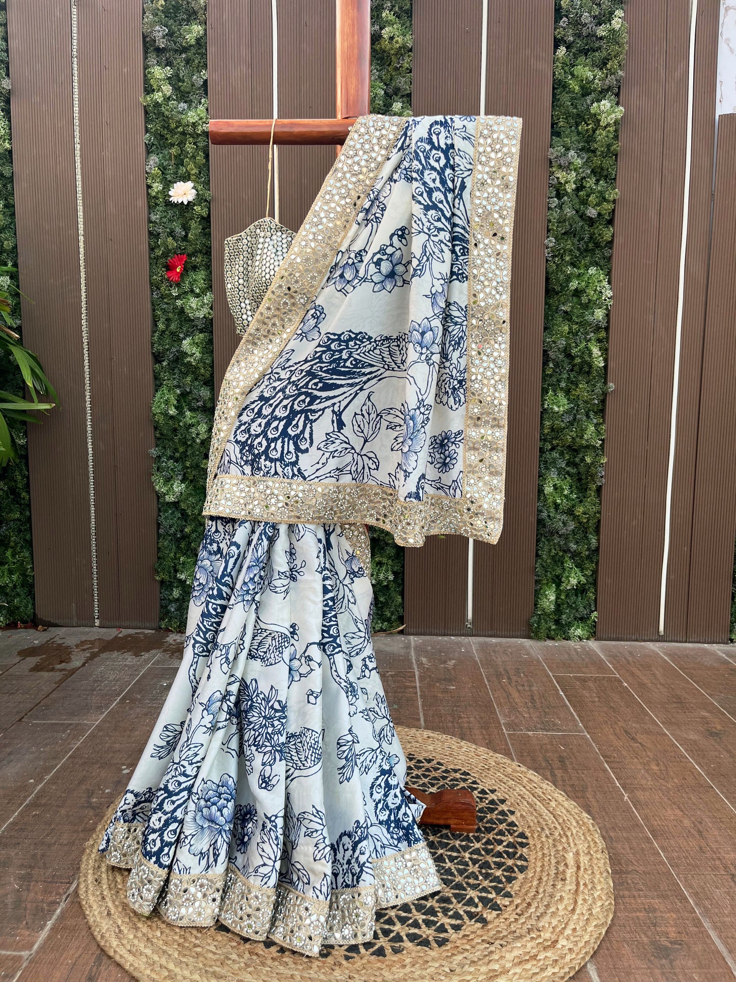 Ivory Peacock - Royalè satin